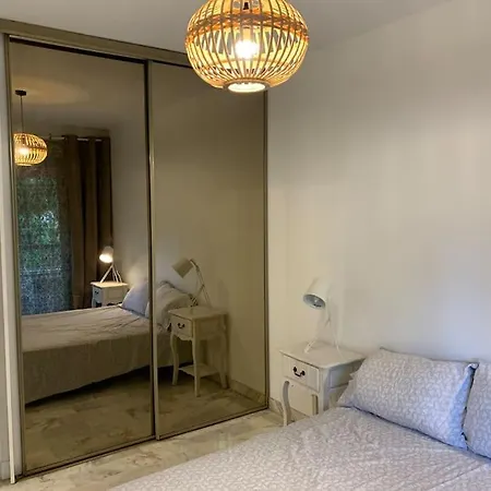 2p Derriere Martinez 250 M Plage, Chambre Calme Apartamento Cannes