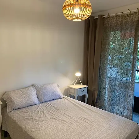 2p Derriere Martinez 250 M Plage, Chambre Calme