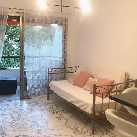 2p Derriere Martinez 250 M Plage, Chambre Calme Apartamento
